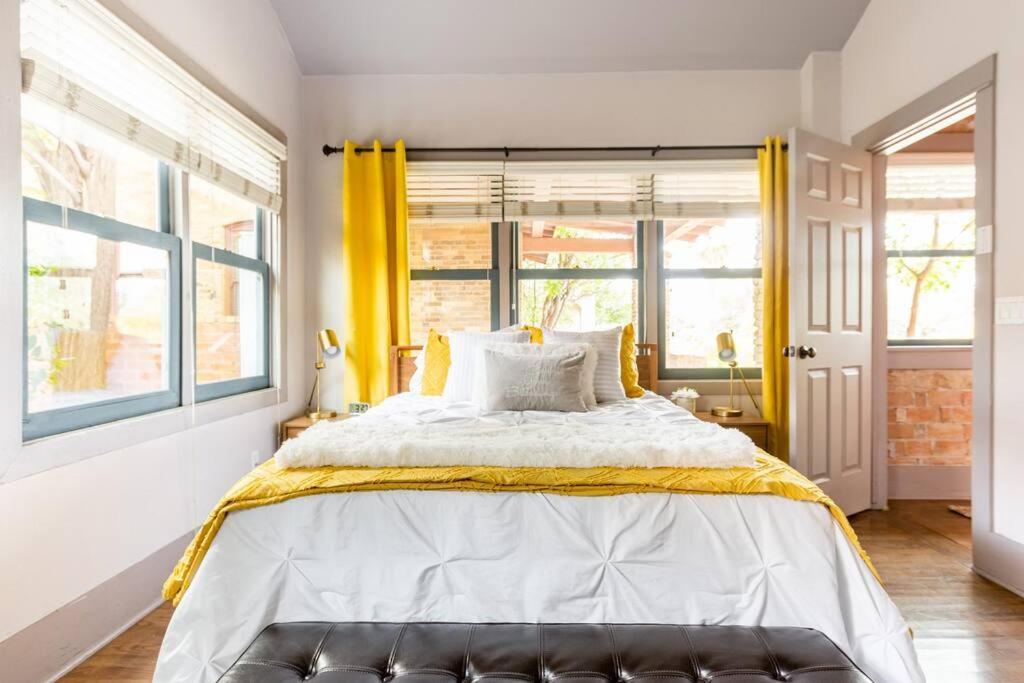 2Br Home W Parking Downtown Charm In Full Bloom! Tucson Kültér fotó