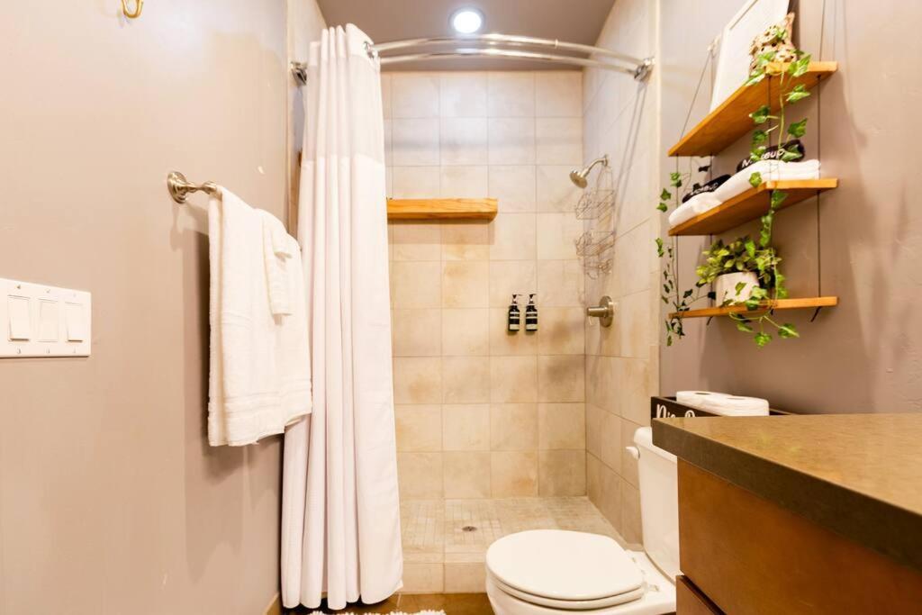 2Br Home W Parking Downtown Charm In Full Bloom! Tucson Kültér fotó